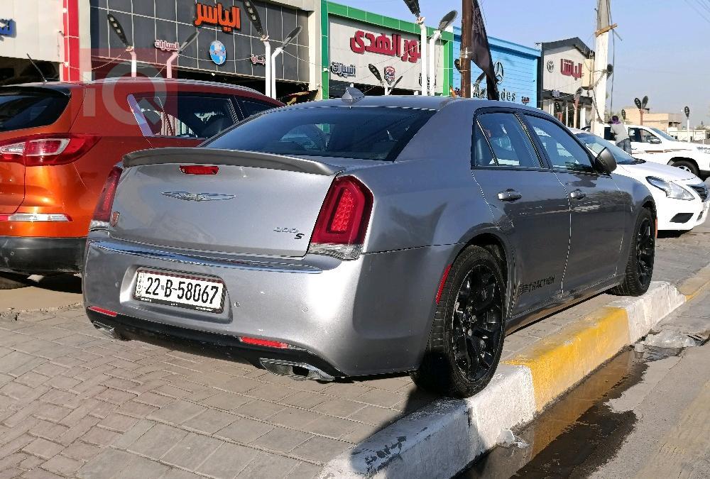 كرايسلر 300